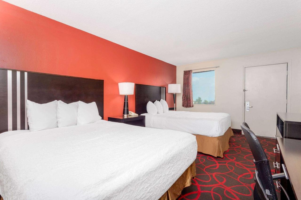 2 Queen Bed, Non-Smoking at Travelodge by Wyndham Richmond IN