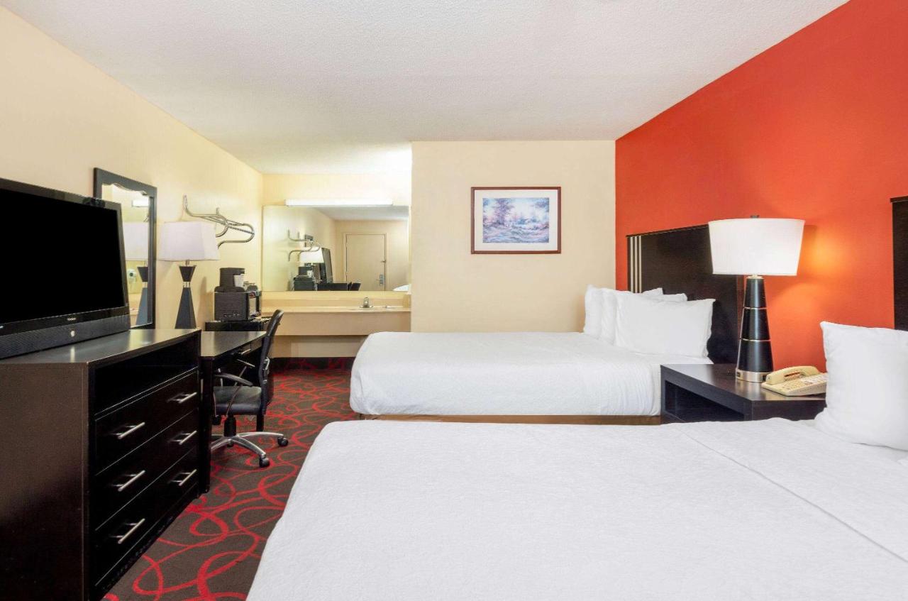 2 Queen Bed, Non-Smoking at Travelodge by Wyndham Richmond IN