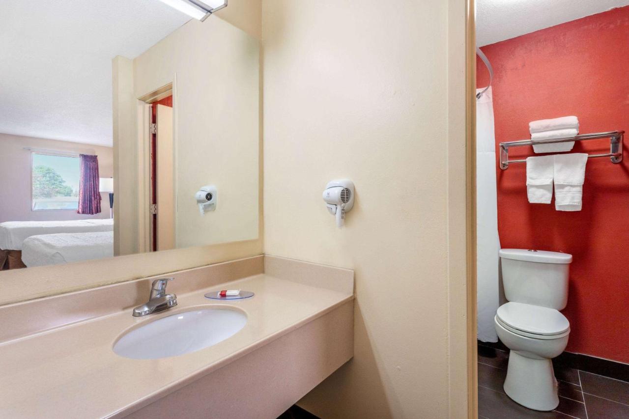 King Room - Non-Smoking at Travelodge by Wyndham Richmond IN