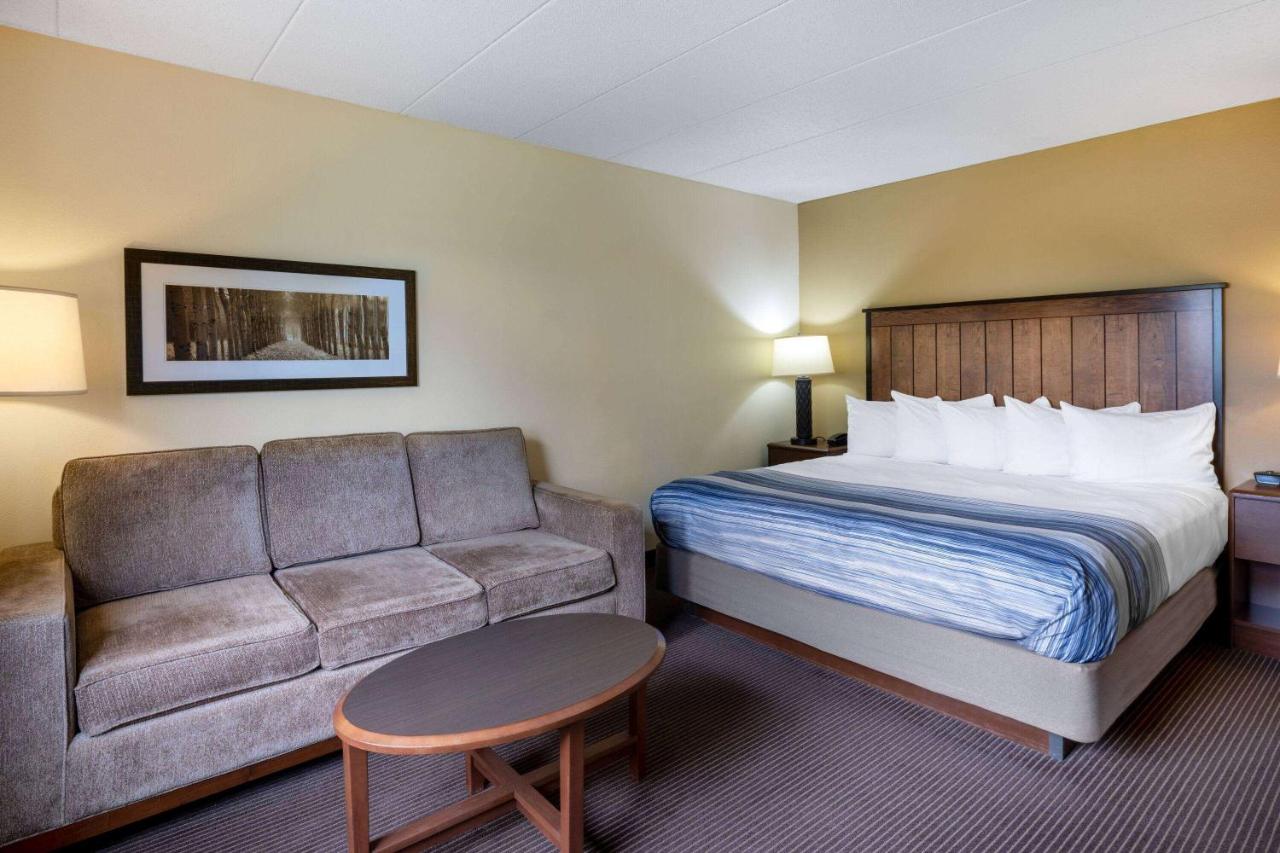 Deluxe King Suite - Non-Smoking at AmericInn by Wyndham Two Harbors Near Lake Superior