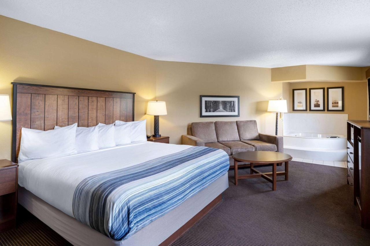 Superior King Suite - Non-Smoking at AmericInn by Wyndham Two Harbors Near Lake Superior