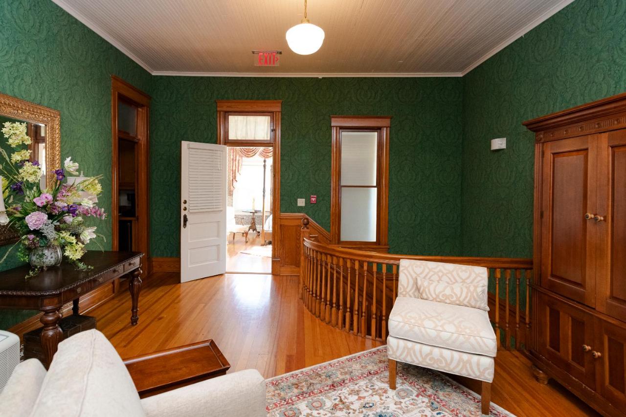  | Captain Henderson House
