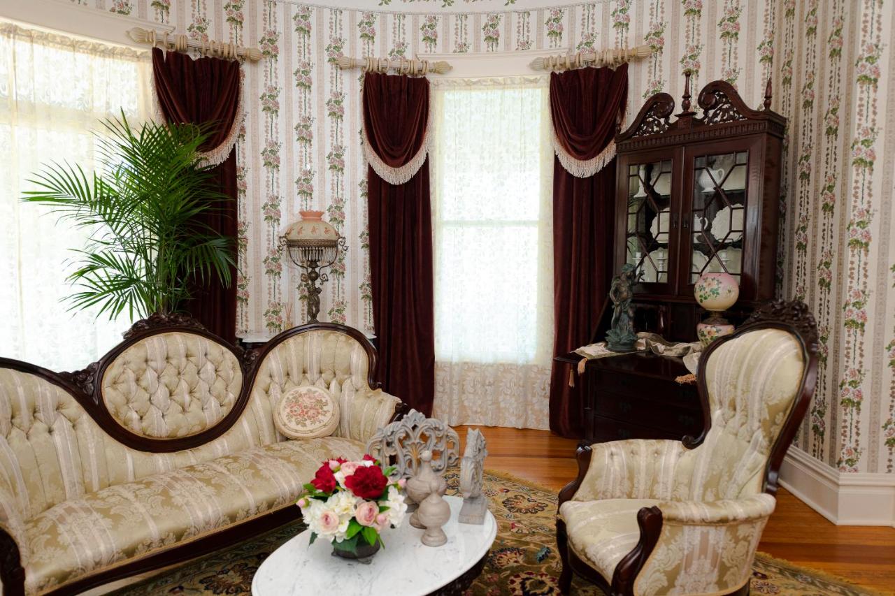  | Captain Henderson House