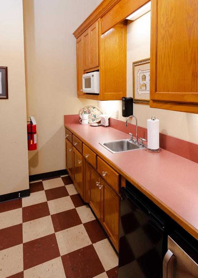 | Captain Henderson House