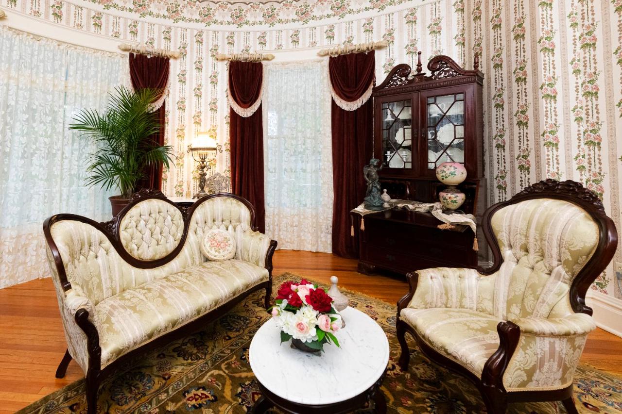  | Captain Henderson House