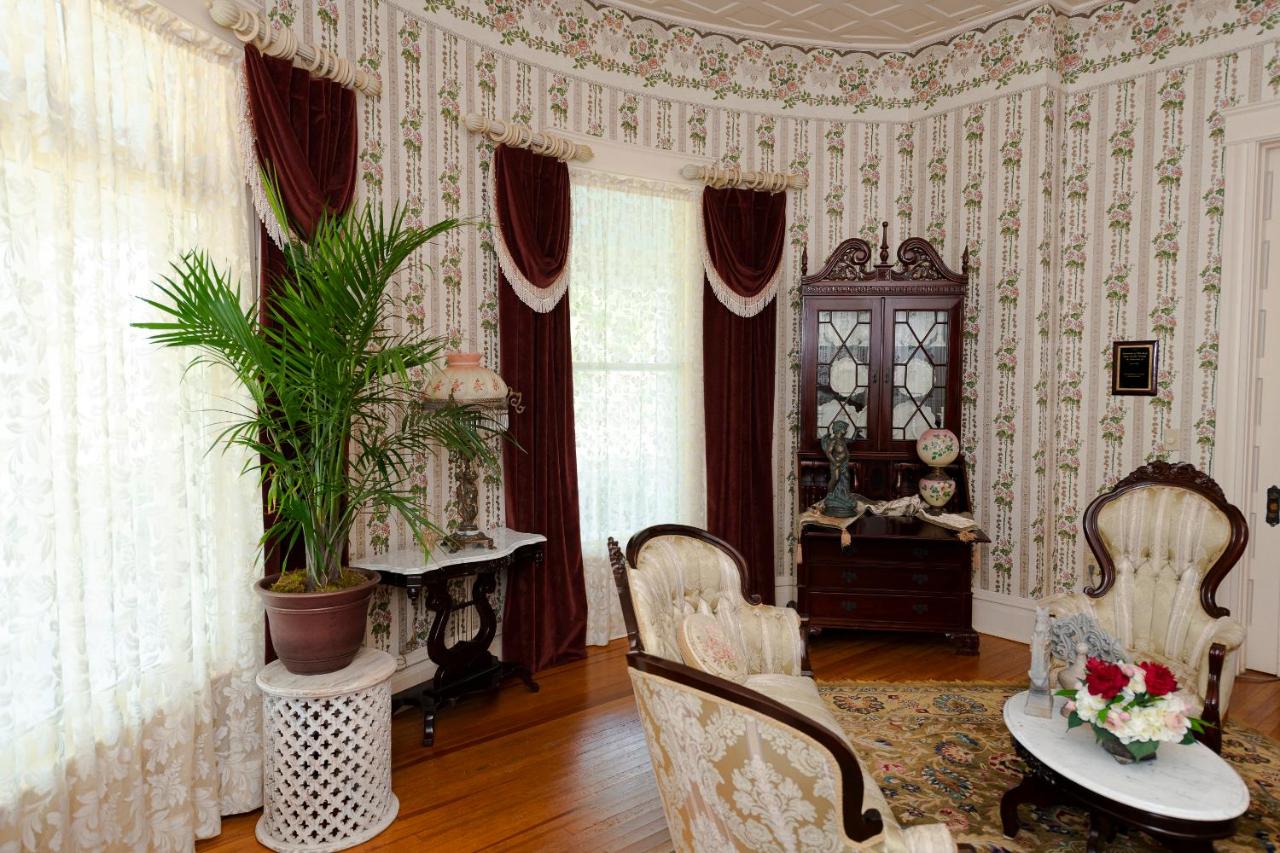  | Captain Henderson House