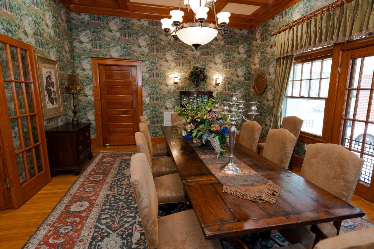  | Captain Henderson House