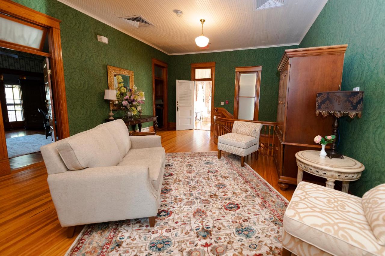  | Captain Henderson House