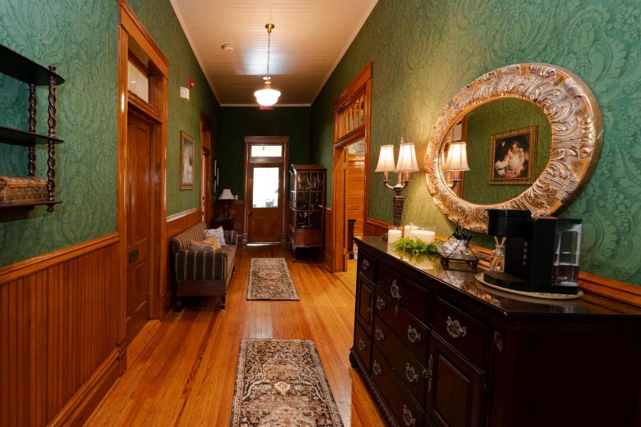  | Captain Henderson House