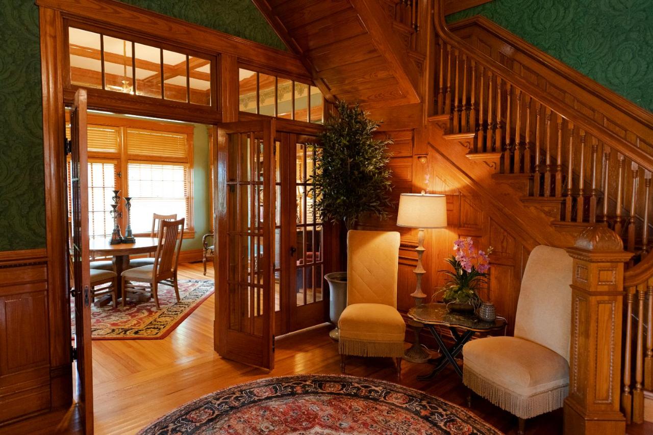  | Captain Henderson House