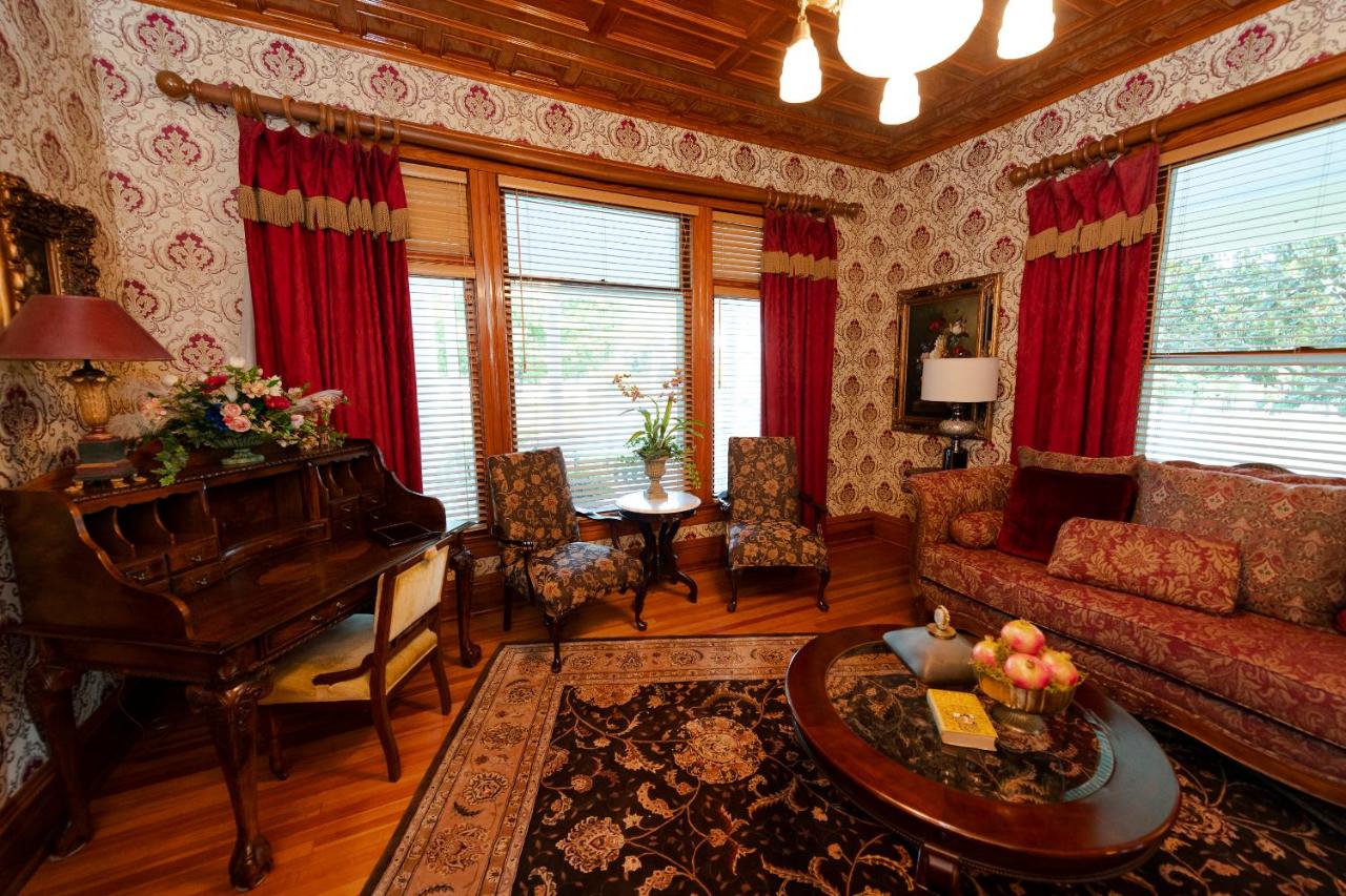  | Captain Henderson House