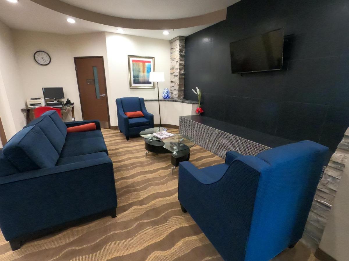 | HomeTowne Studios & Suites Washington