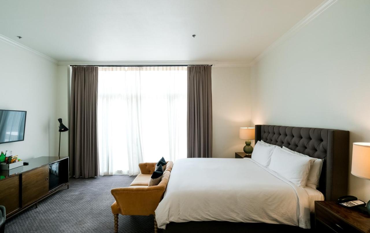 Deluxe Junior Suite at Hotel Ella