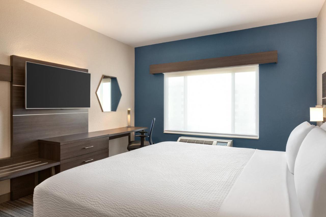 King Room - Hearing Accessible - Roll-in Shower at Holiday Inn Express Hotel & Suites Denver Airport by IHG