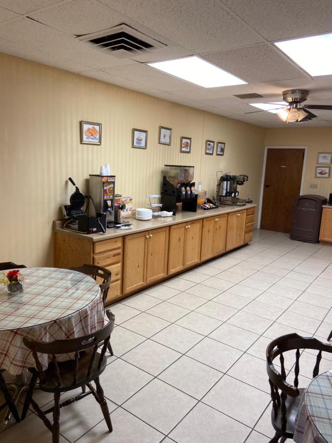 | Econo Lodge Salina Scenic Route 89 & I-70