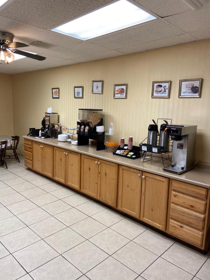 | Econo Lodge Salina Scenic Route 89 & I-70