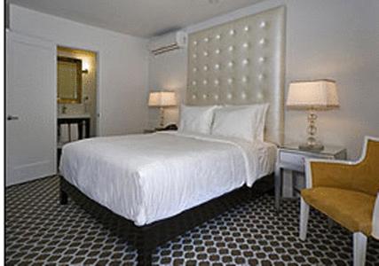 Queen Room at L.A. Sky Boutique Hotel