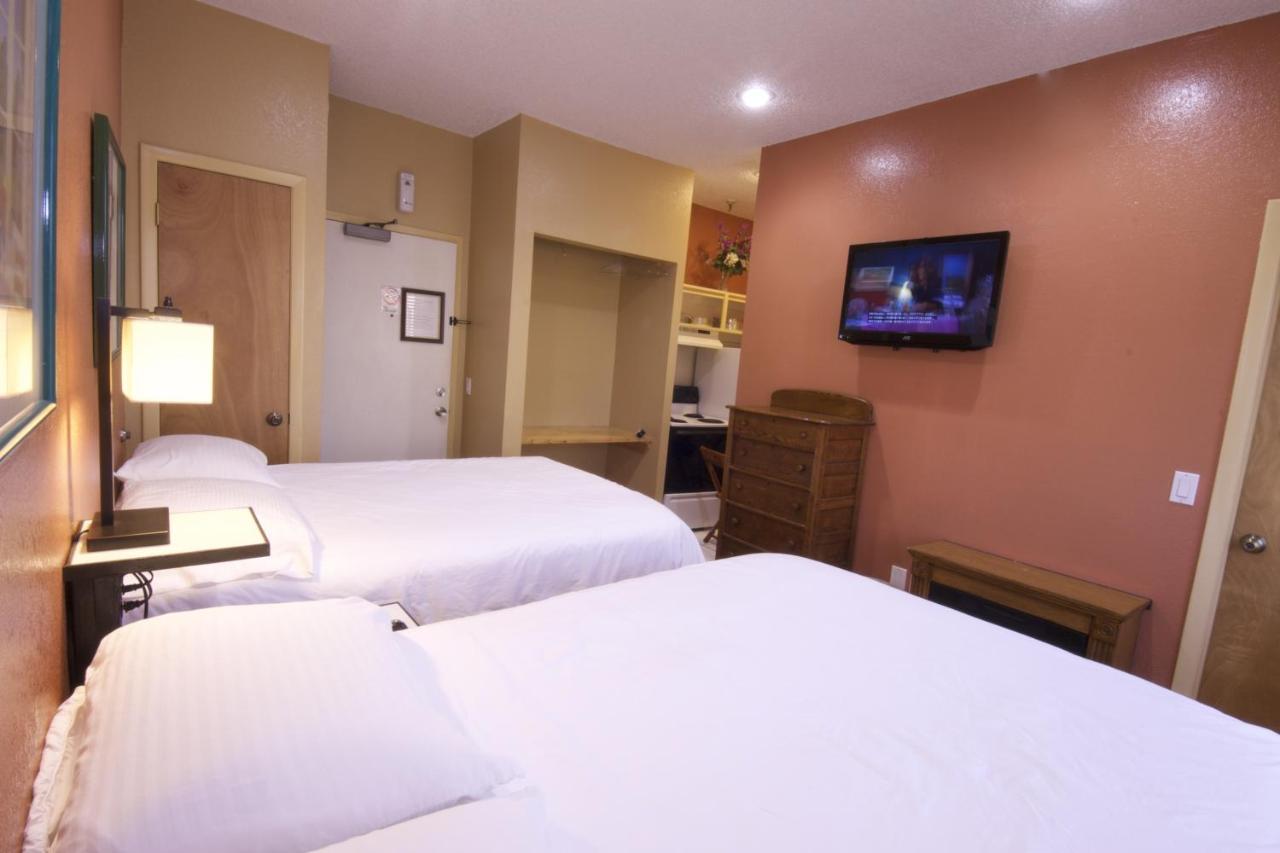 Hyde Park Hotel