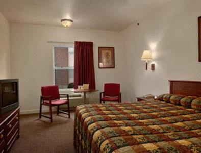 King Room - Non-Smoking at Super 8 by Wyndham St. Louis Airport