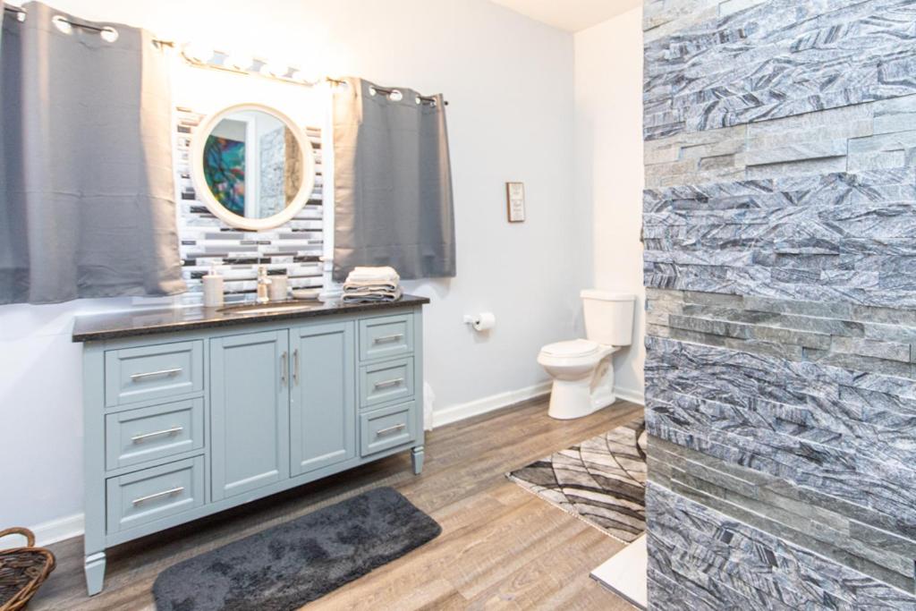  | Luxury suite and bathroom rm 6