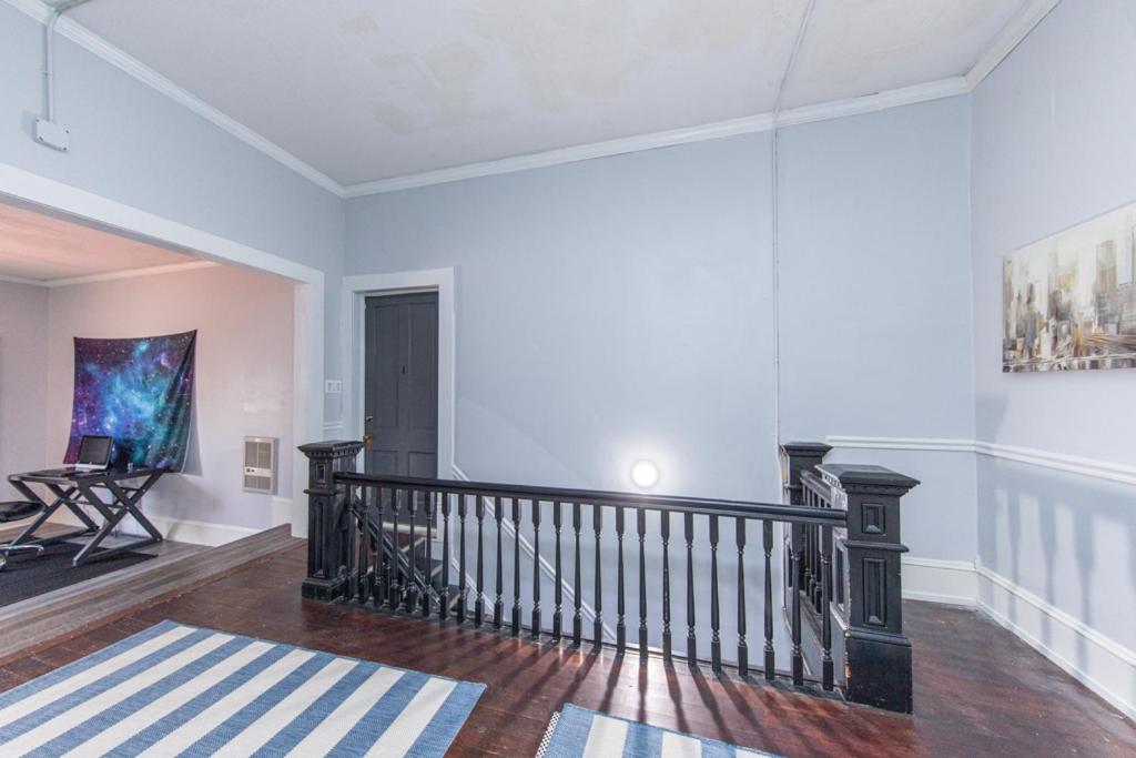  | Luxury suite and bathroom rm 6