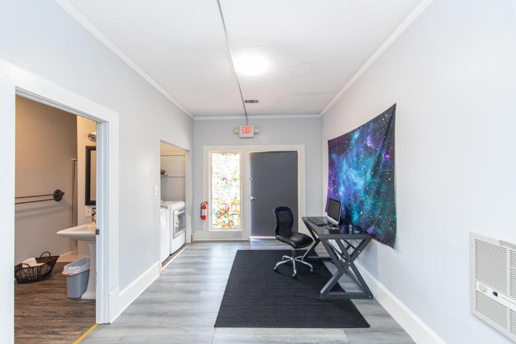  | Luxury suite and bathroom rm 6