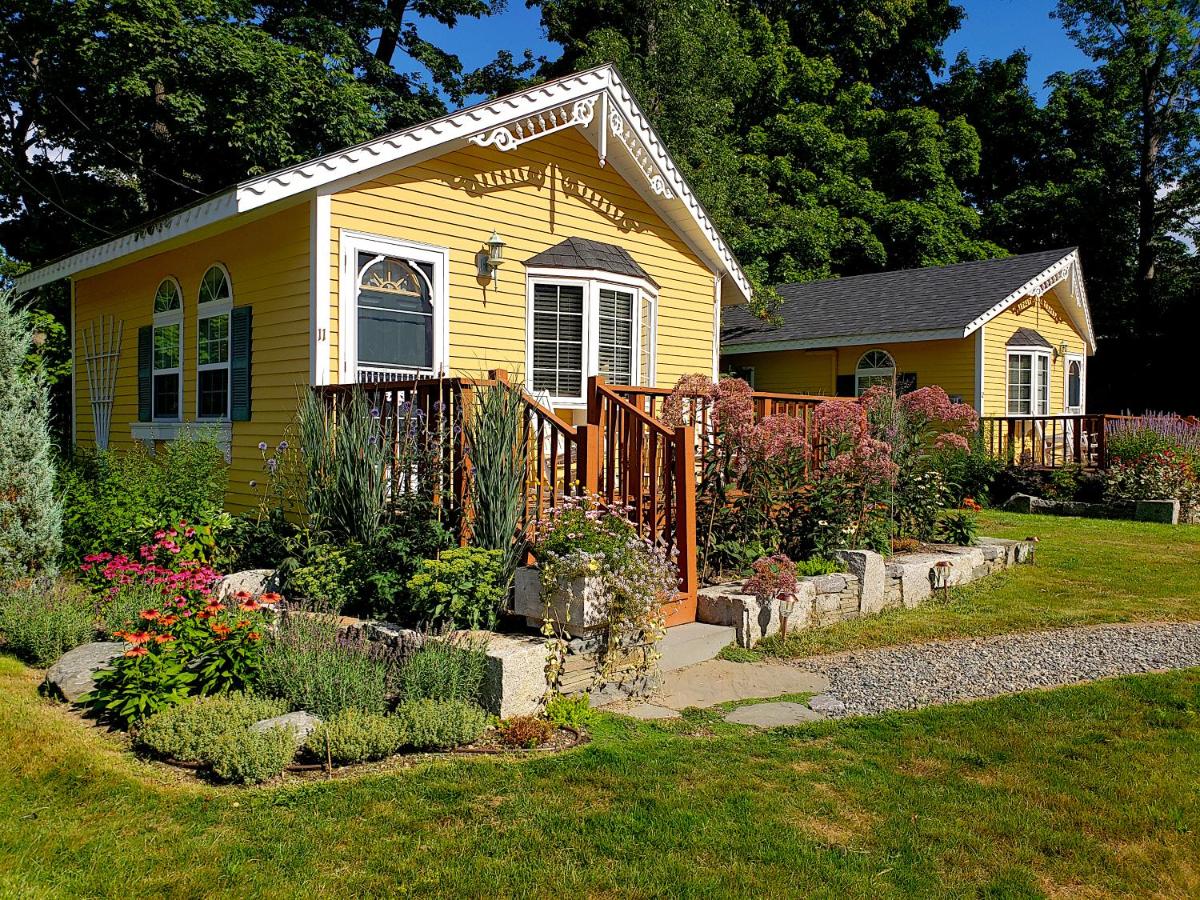 | Sand Bar Cottage Inn