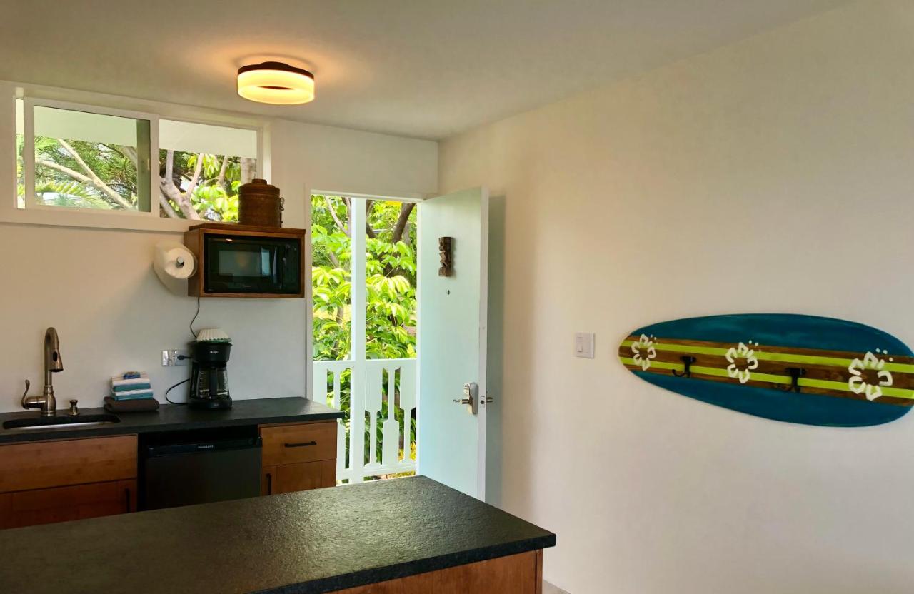 | Kona Tiki Hotel