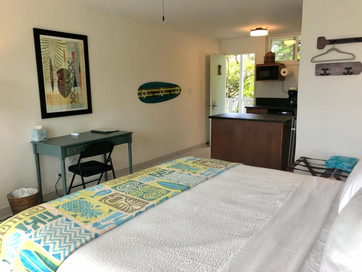 | Kona Tiki Hotel