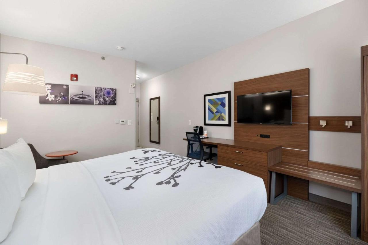  | Holiday Inn Express & Suites Phoenix Tempe - University