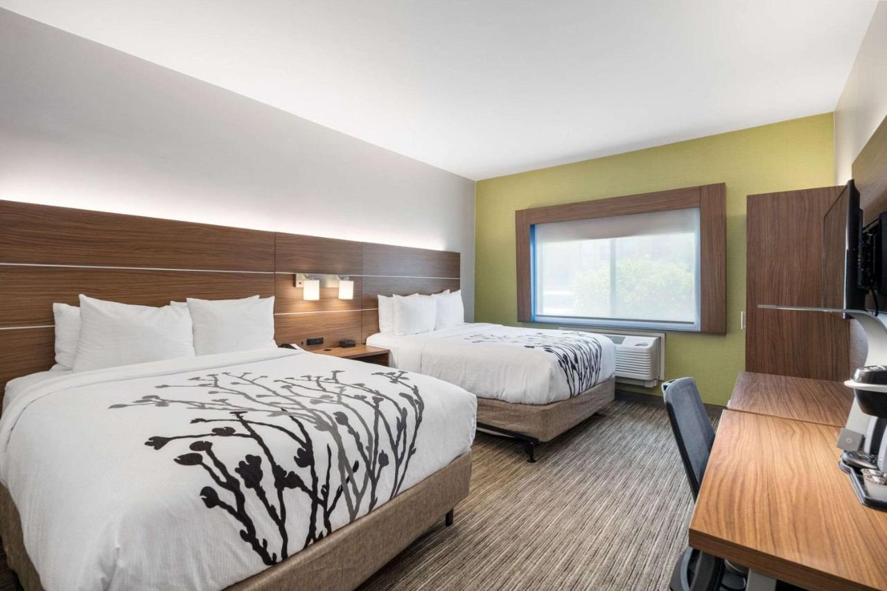  | Holiday Inn Express & Suites Phoenix Tempe - University