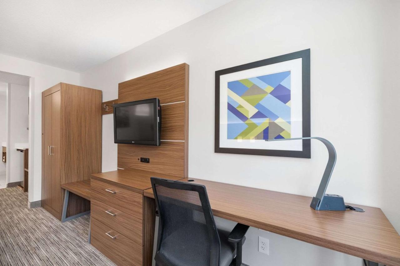  | Holiday Inn Express & Suites Phoenix Tempe - University