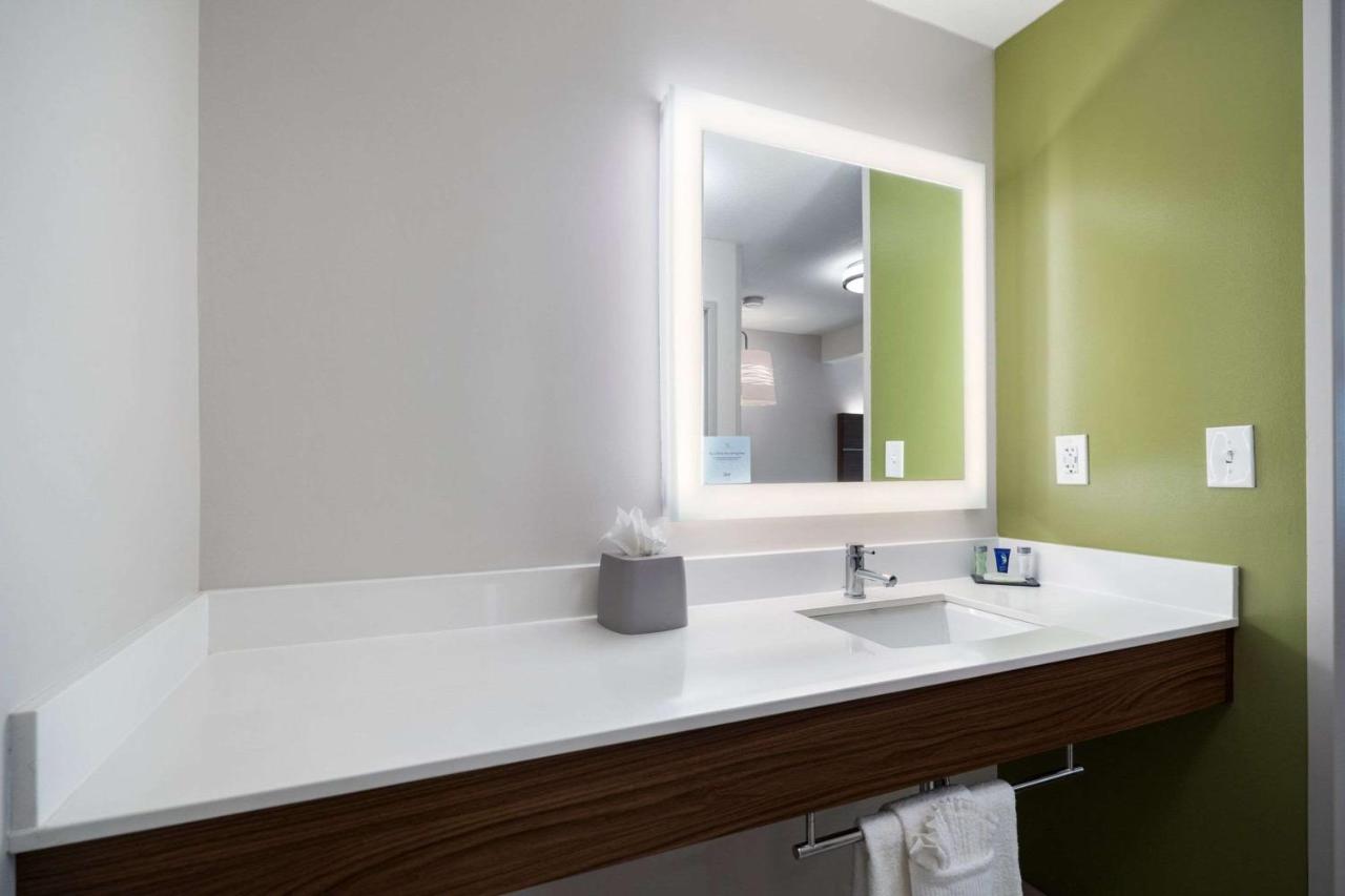  | Holiday Inn Express & Suites Phoenix Tempe - University