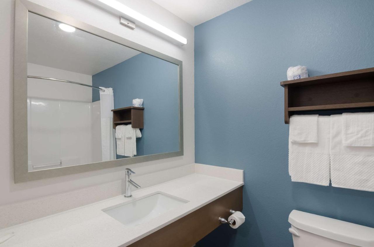 Queen Room - Non Smoking at WoodSpring Suites Lynchburg VA