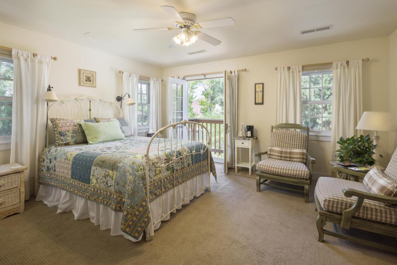  | Sunflower Hill Inn