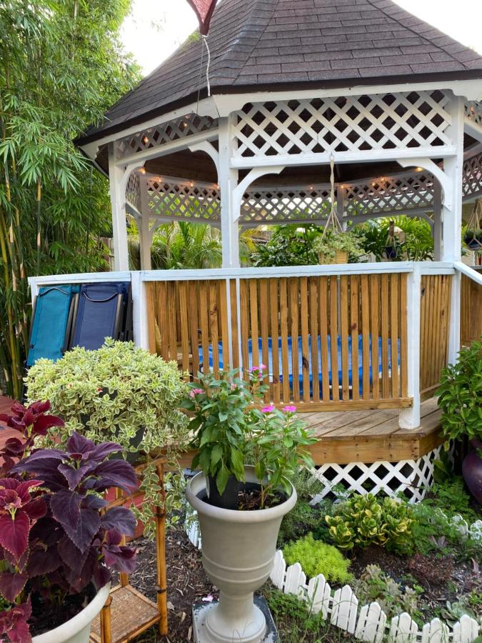  | Ms. Maggie's South Country Inn
