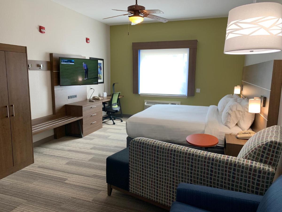 Suite with Mobility Accessible Tub - Non-Smoking at Holiday Inn Express Hotel & Suites South Padre Island by IHG