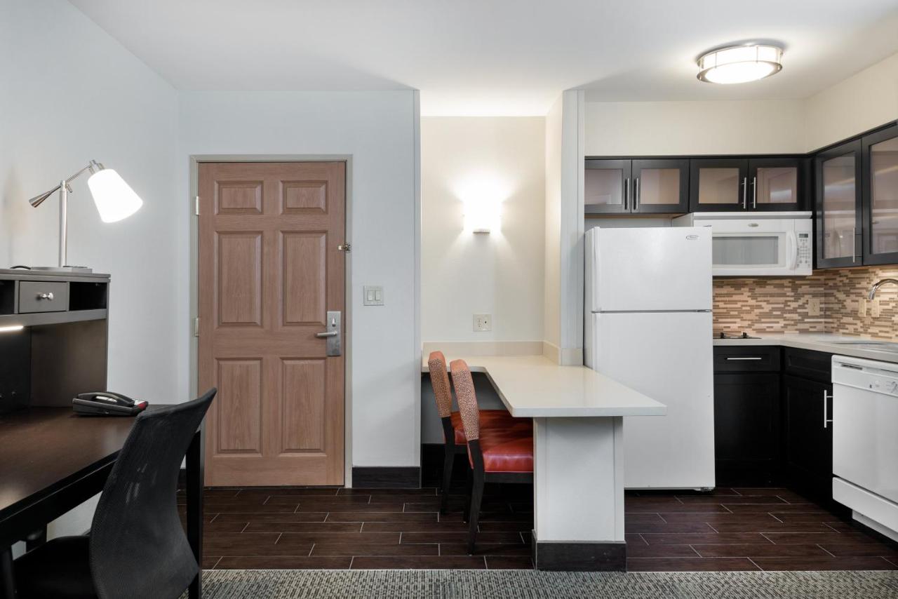 | Staybridge Suites Chantilly - Dulles Airport, an IHG Hotel