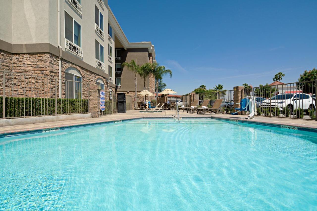 | Holiday Inn Express Fresno South, an IHG Hotel