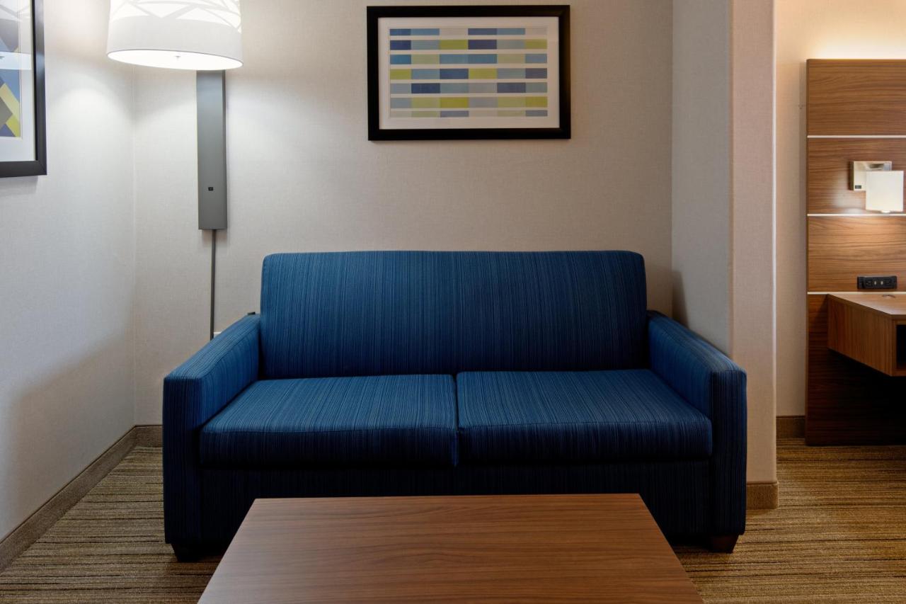 | Holiday Inn Express Fresno South, an IHG Hotel