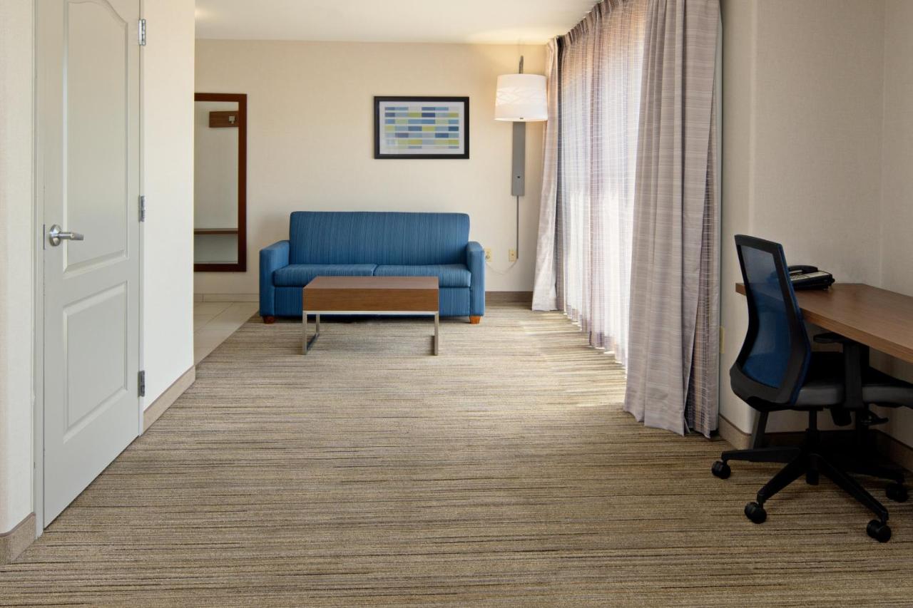 | Holiday Inn Express Fresno South, an IHG Hotel