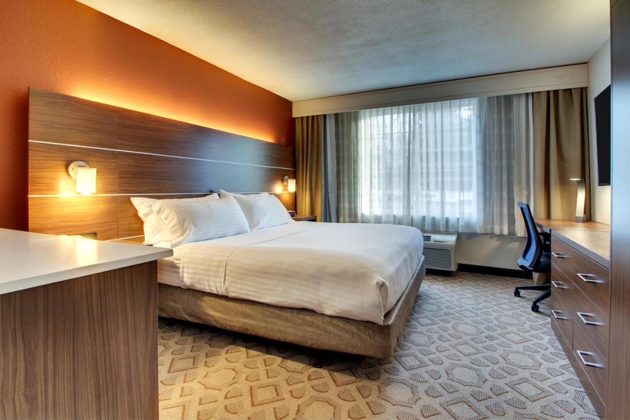 King Room with Sofa Bed at Holiday Inn Express Poughkeepsie by IHG