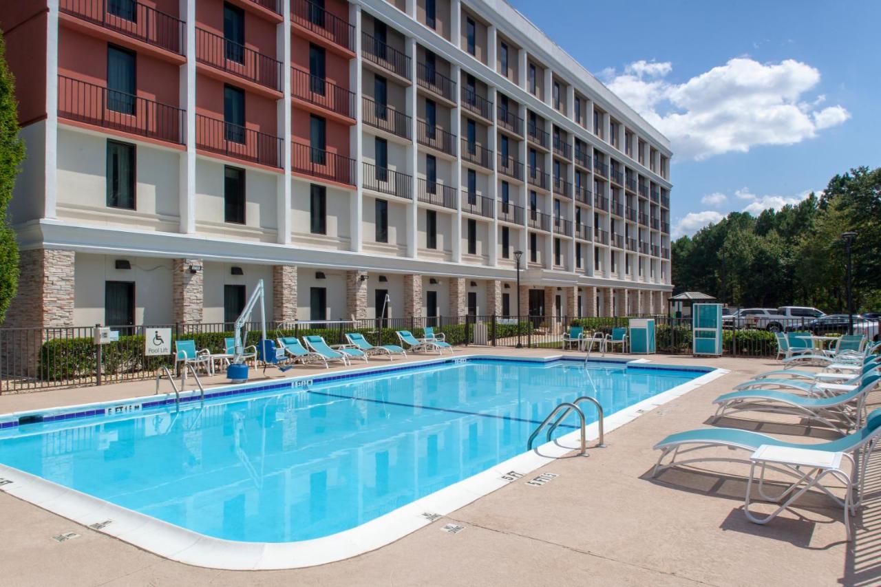 | Holiday Inn Express Atlanta Airport-College Park, an IHG Hotel