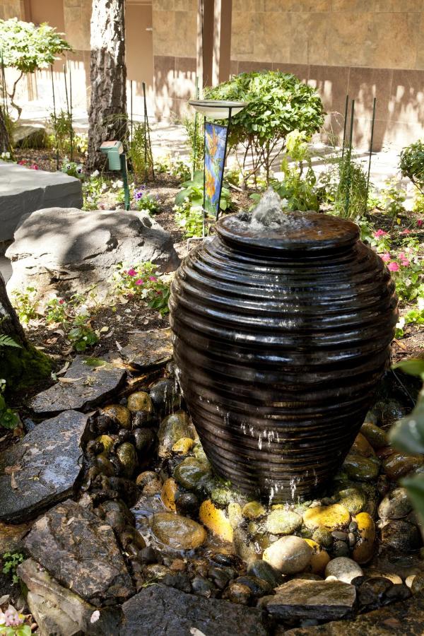 | The Creekside Inn