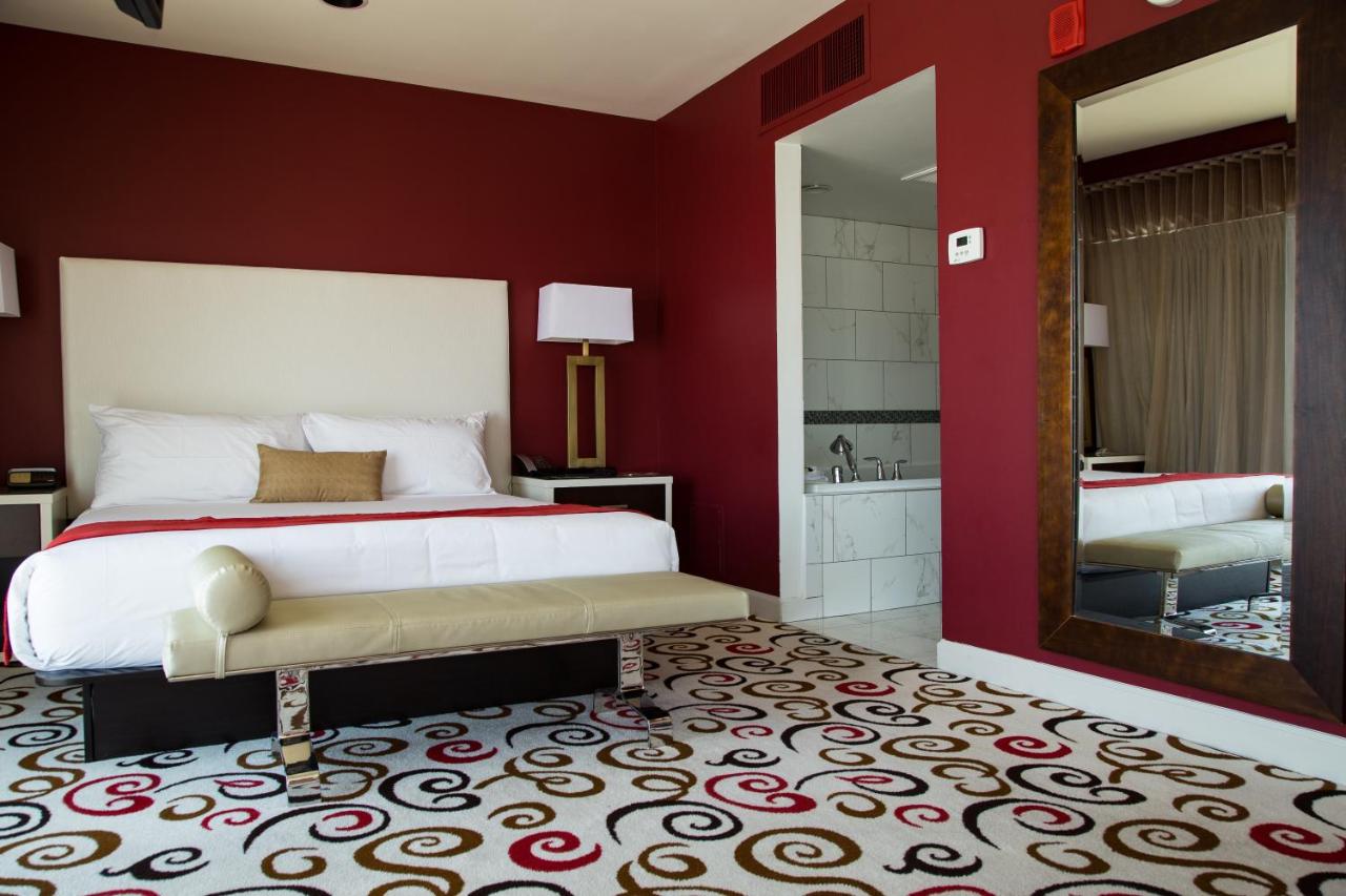 Grand City Suite King Bed Non-Smoking at Downtown Grand Las Vegas