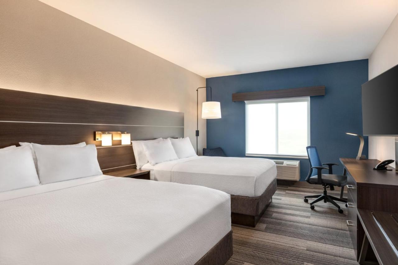 Queen Room with Two Queen Beds at Holiday Inn Express Hotel & Suites Denver Airport by IHG