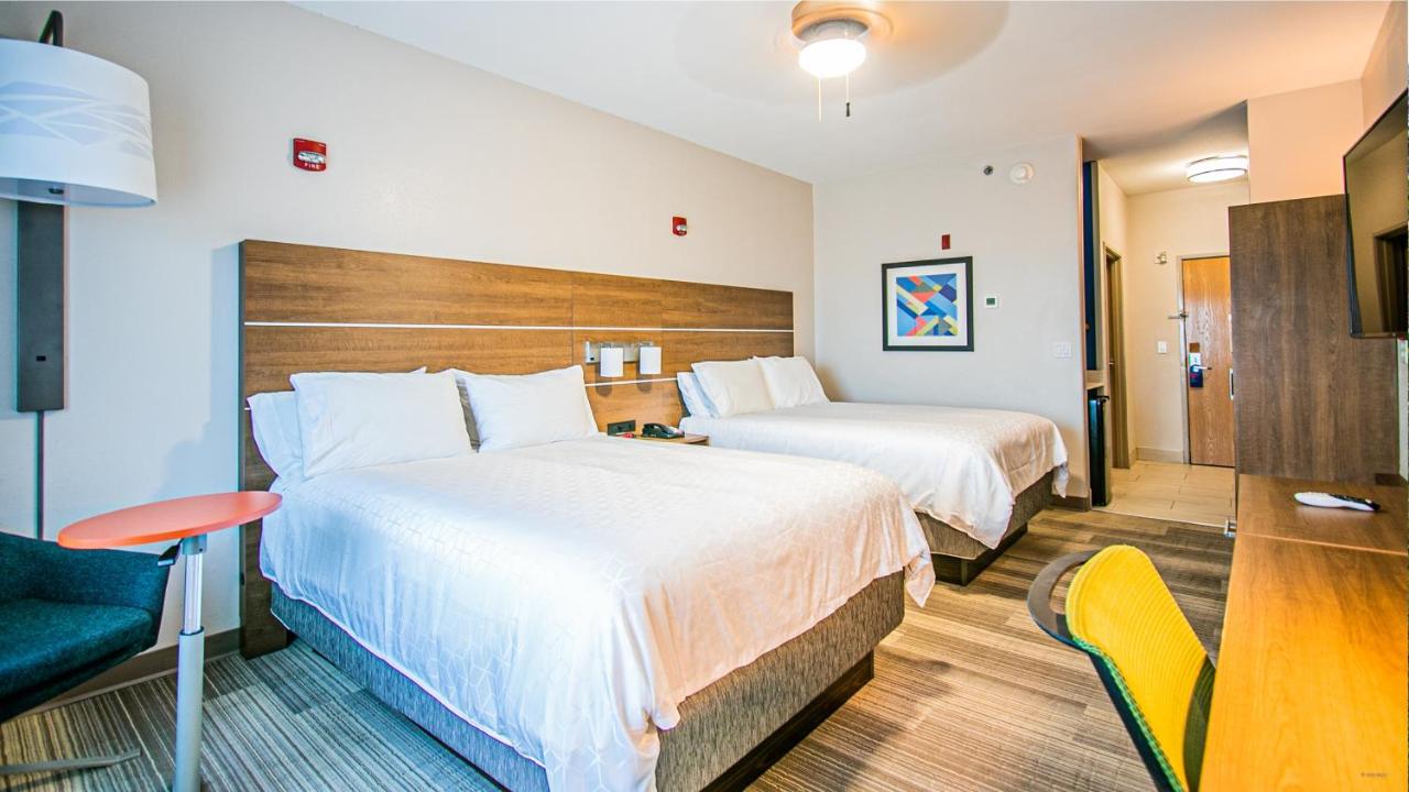  | Holiday Inn Express Hotel & Suites South Padre Island