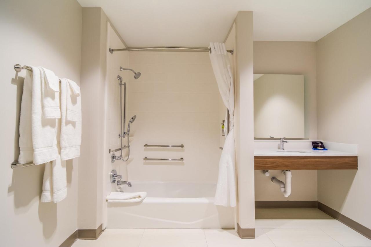  | Holiday Inn Express & Suites - Asheboro, an IHG Hotel