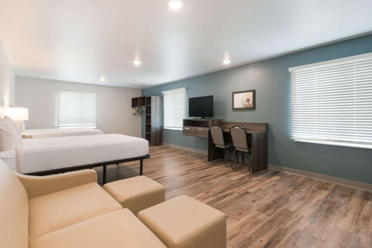 Standard Queen Room with Two Queen Beds and Sofa Bed - Non Smoking at Woodspring Suites Philadelphia Northeast