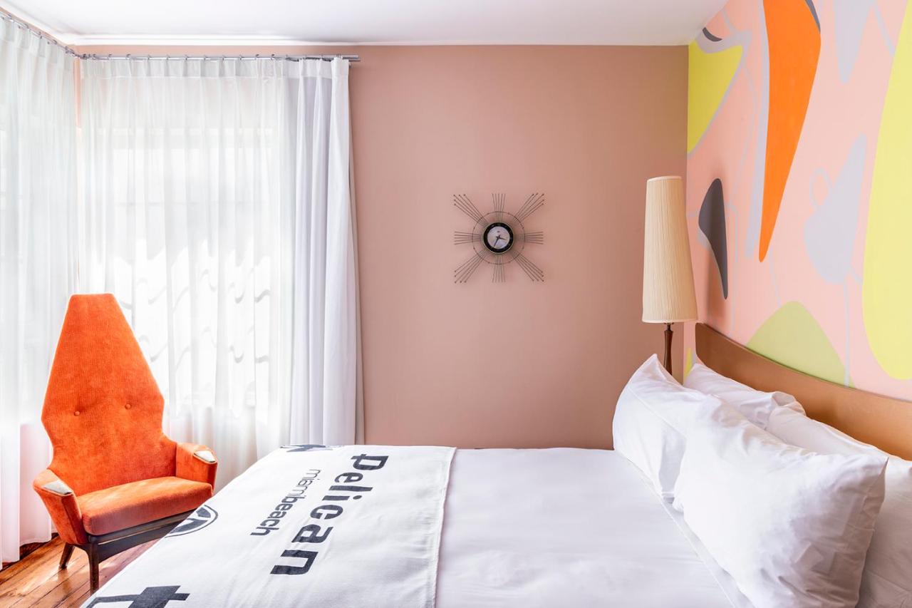 Deluxe Queen Room at Pelican Hotel